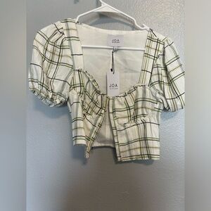 JOA cropped open blouse
